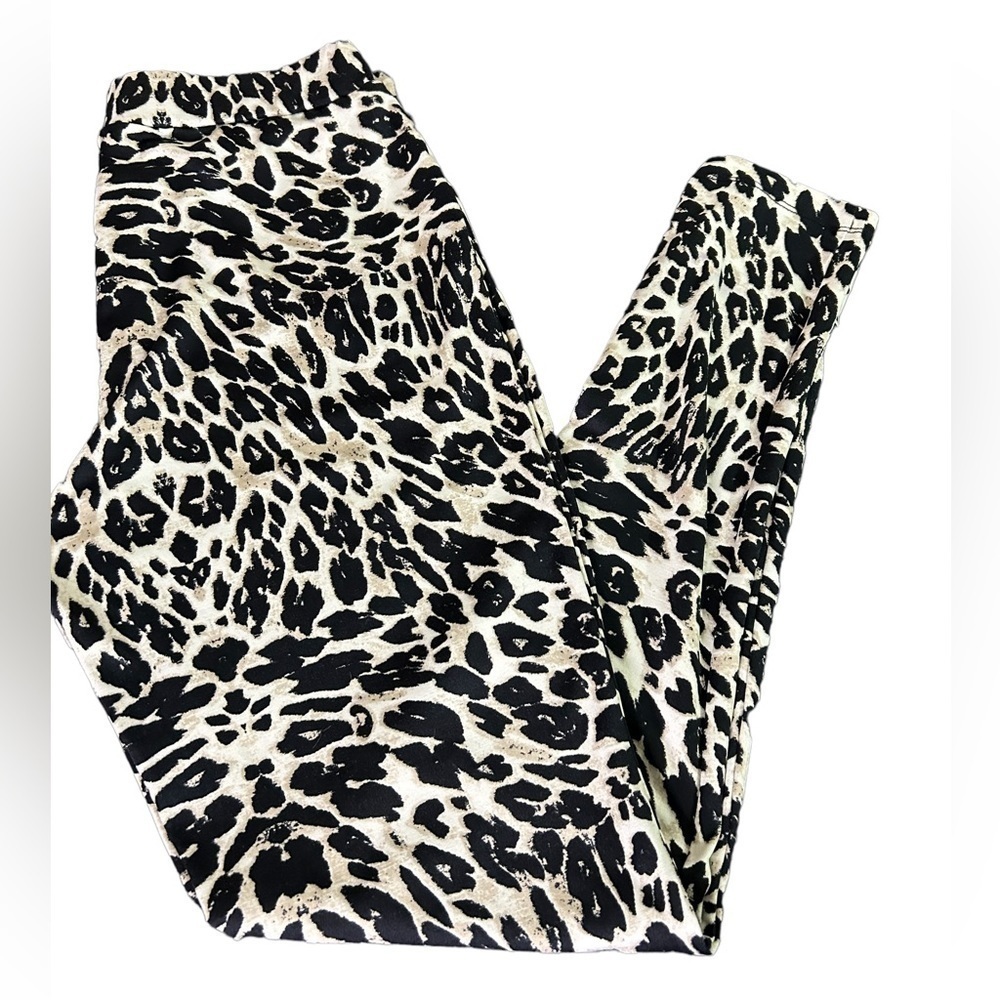 Kardashian Kollection Animal Print Leggings • Used • Size: Medium